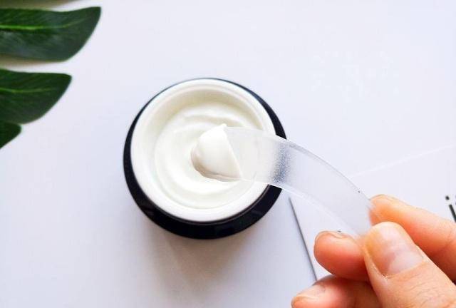 怎樣正確地在化妝品中加香？