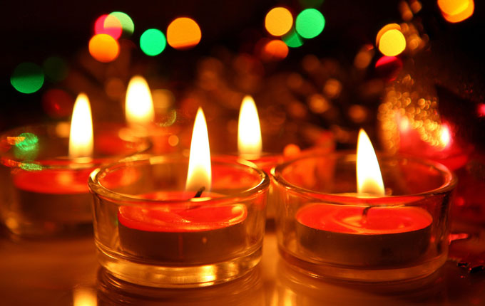 點(diǎn)上一支喜歡的香薰蠟燭，再難也能挨過去