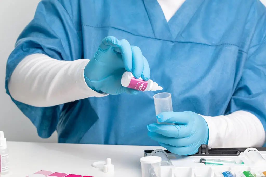 緊急提醒！84消毒液、潔廁靈不能混用，嚴(yán)重時(shí)可奪命！