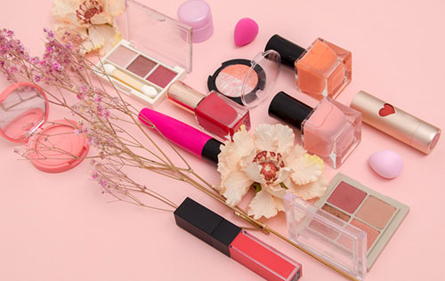 含香精的化妝品對(duì)皮膚有沒(méi)有害？