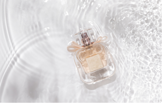 芳香四溢的香水為什么不用精油調(diào)香？