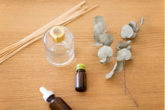 芳香四溢的香水為什么不用精油調(diào)香？