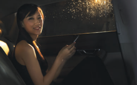 香水的繁榮第一部分:解開(kāi)這一令人驚訝的彈性增長(zhǎng)類(lèi)消費(fèi)品背后的市場(chǎng)驅(qū)動(dòng)力 香水的繁榮第一部分:解開(kāi)這一令人驚訝的彈性增長(zhǎng)類(lèi)消費(fèi)品背后的市場(chǎng)驅(qū)動(dòng)力