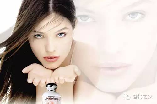 十款載入時(shí)尚史冊(cè)的香水及其調(diào)香介紹 十款載入時(shí)尚史冊(cè)的香水及其調(diào)香介紹