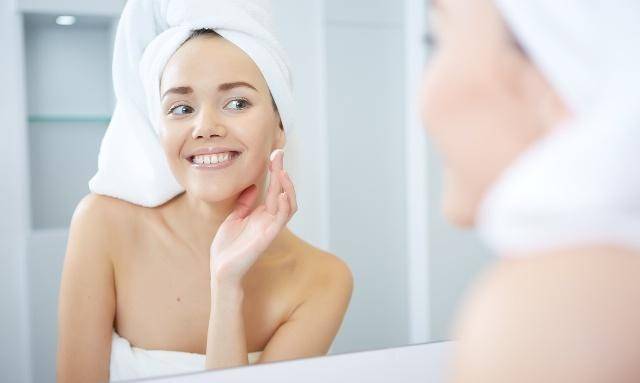 你真的需要涂面霜？這幾個情況用面霜，皮膚負(fù)擔(dān)變重！