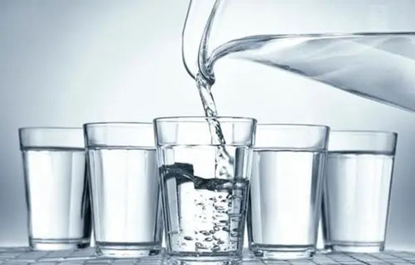 一杯涼白開，給你溫暖的家