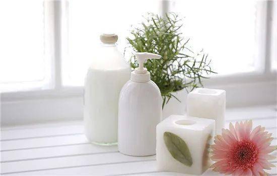 如何根據(jù)膚質(zhì)挑選沐浴露？沐浴露能否用來(lái)洗臉？