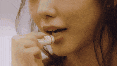 秋冬嘴唇容易干，潤唇膏你涂對了嗎？